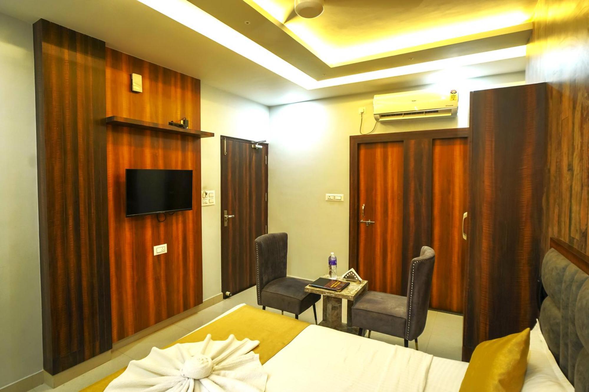 גורקפור Hotel Rama מראה חיצוני תמונה