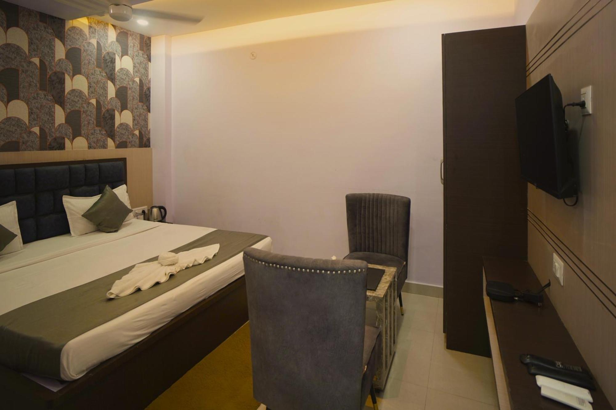 גורקפור Hotel Rama מראה חיצוני תמונה