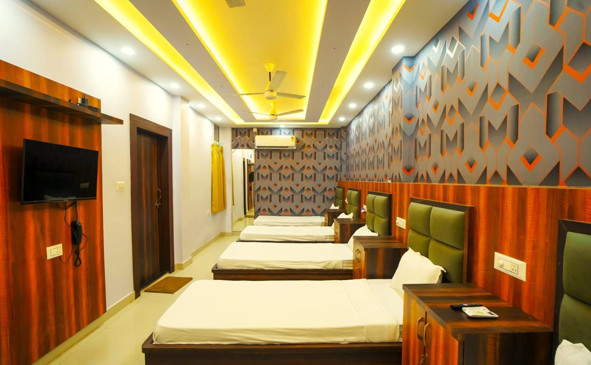 גורקפור Hotel Rama מראה חיצוני תמונה