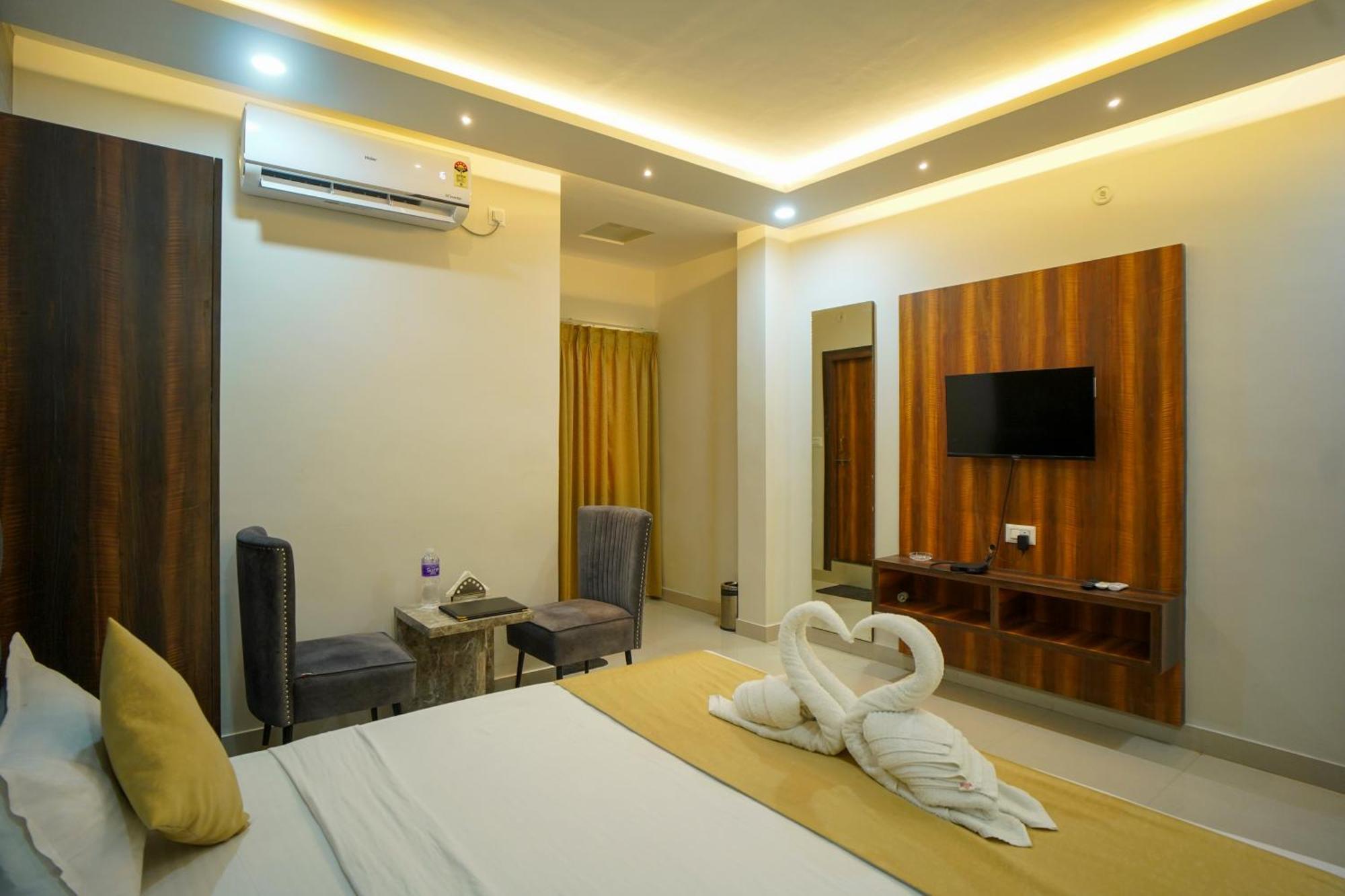 גורקפור Hotel Rama מראה חיצוני תמונה