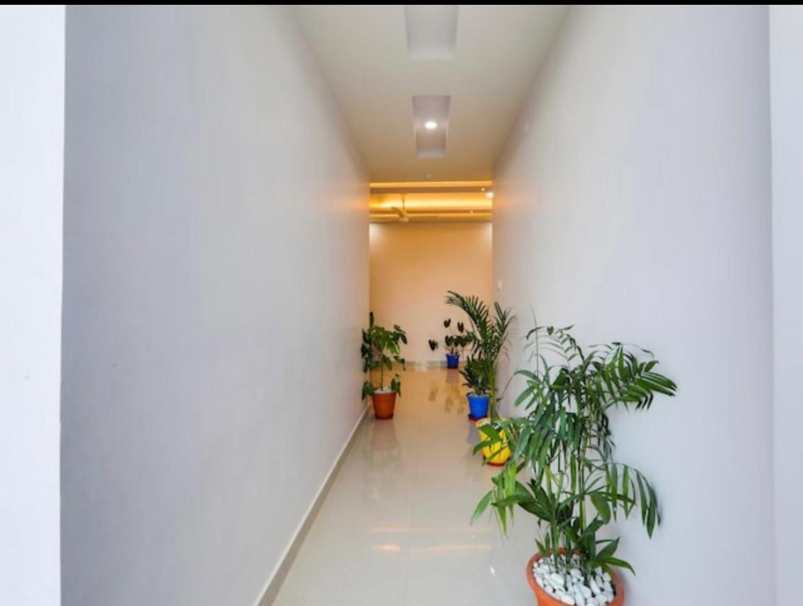גורקפור Hotel Rama מראה חיצוני תמונה