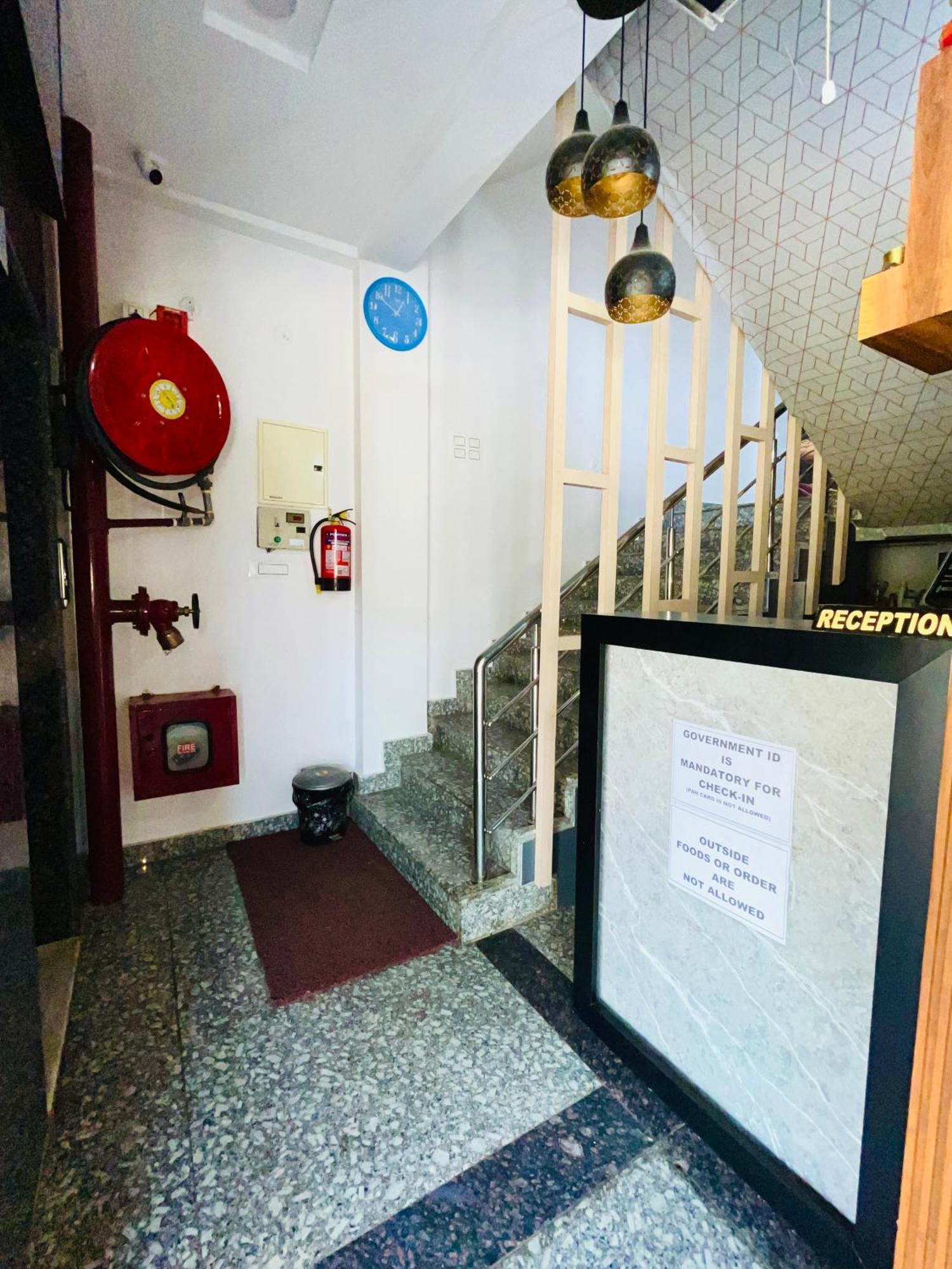 גורקפור Hotel Rama מראה חיצוני תמונה
