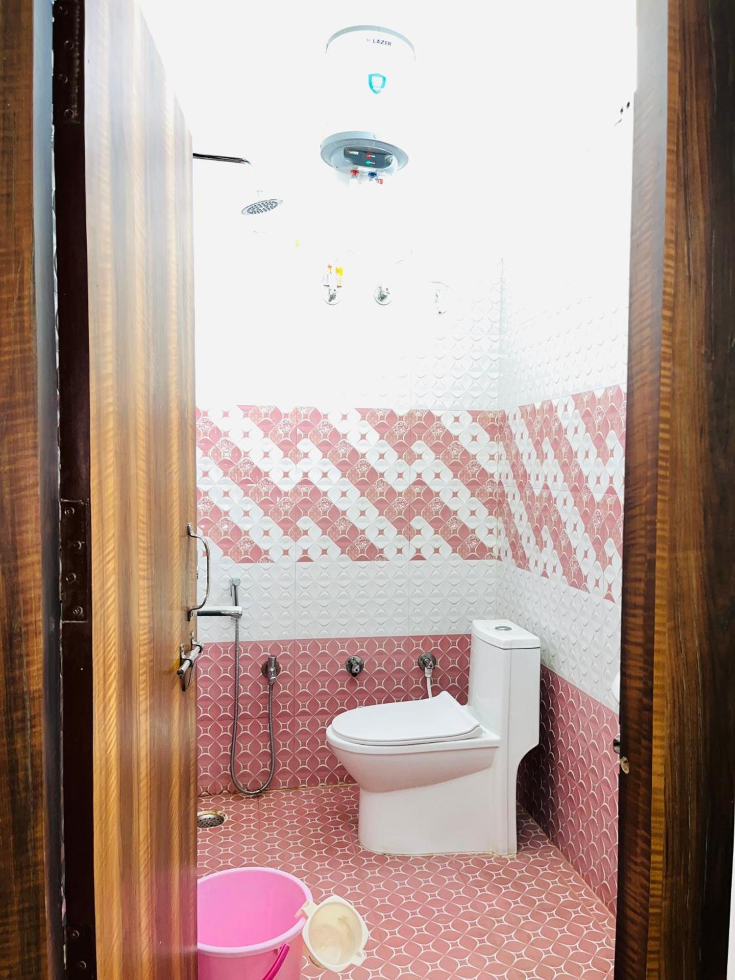 גורקפור Hotel Rama מראה חיצוני תמונה