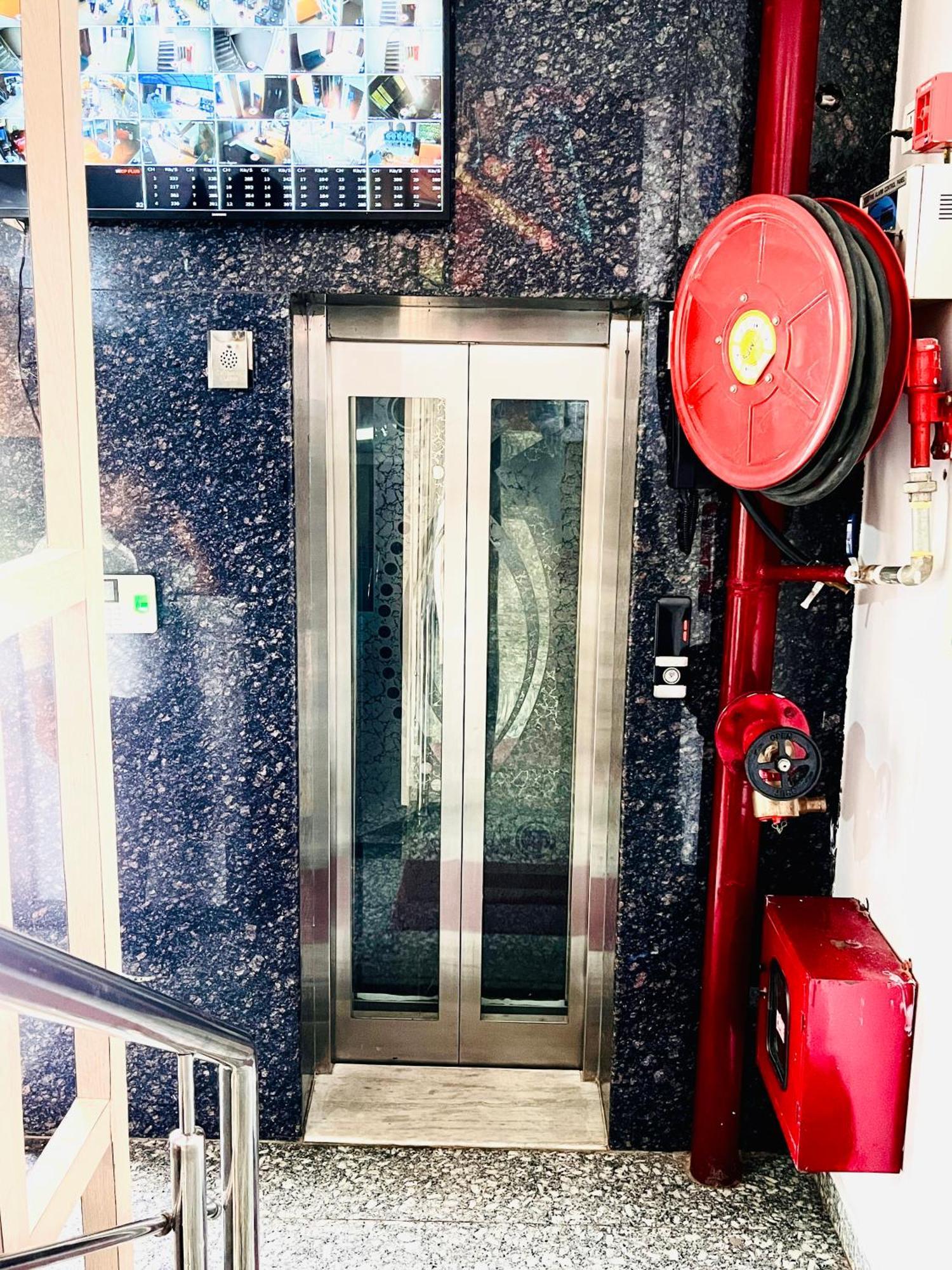 גורקפור Hotel Rama מראה חיצוני תמונה