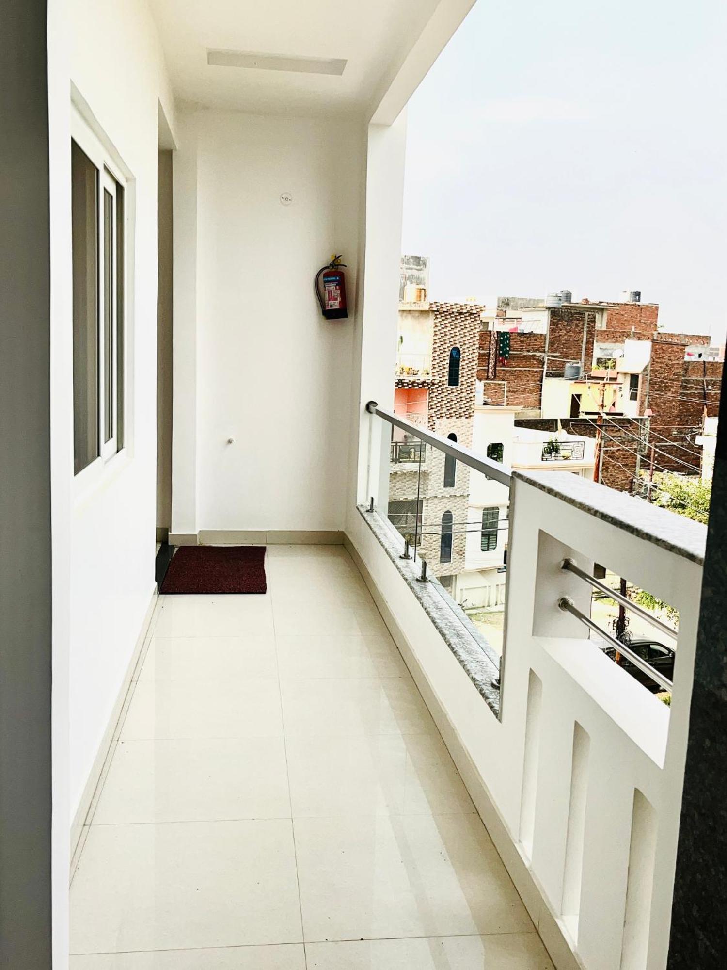 גורקפור Hotel Rama מראה חיצוני תמונה