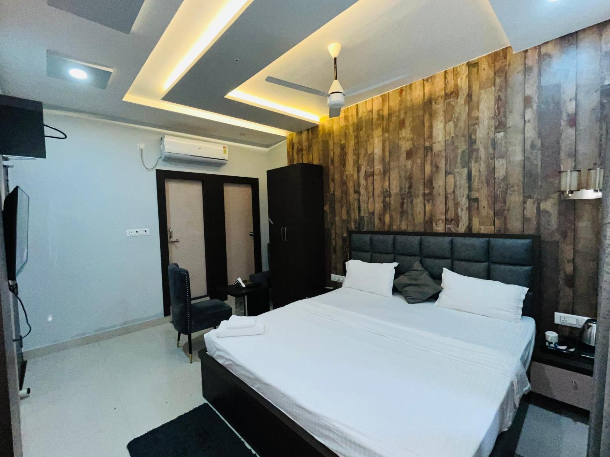 גורקפור Hotel Rama מראה חיצוני תמונה
