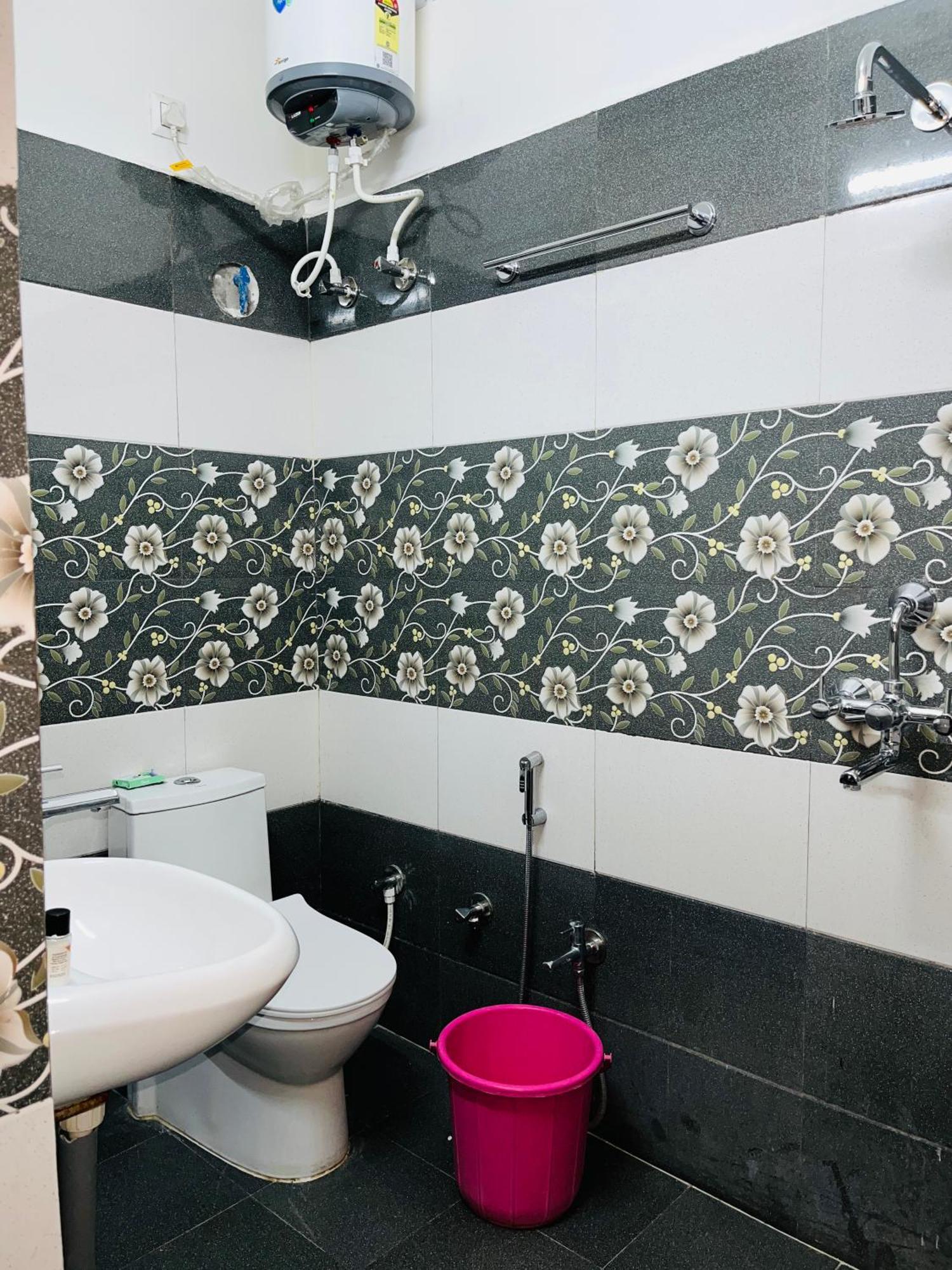 גורקפור Hotel Rama מראה חיצוני תמונה