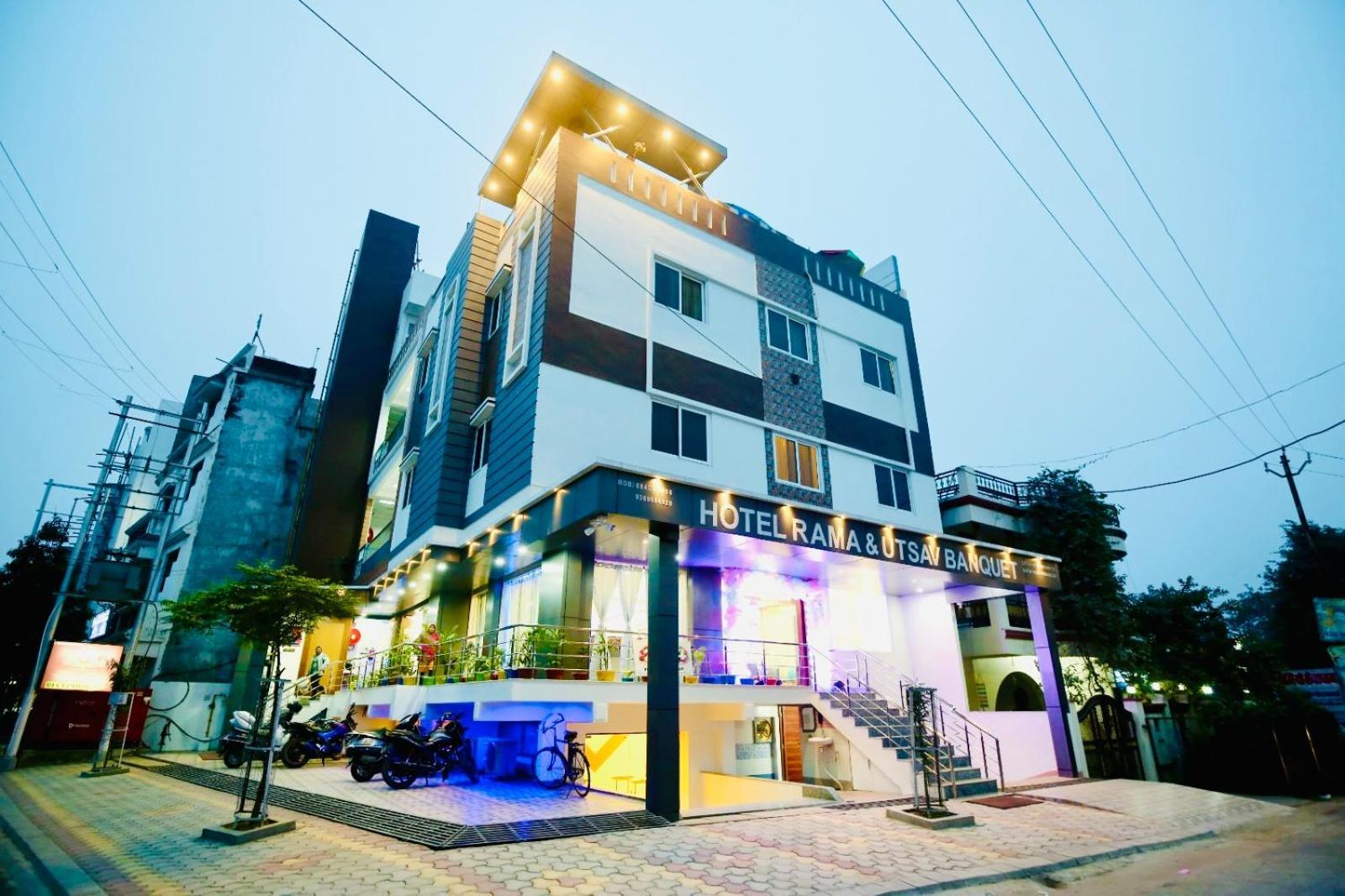גורקפור Hotel Rama מראה חיצוני תמונה